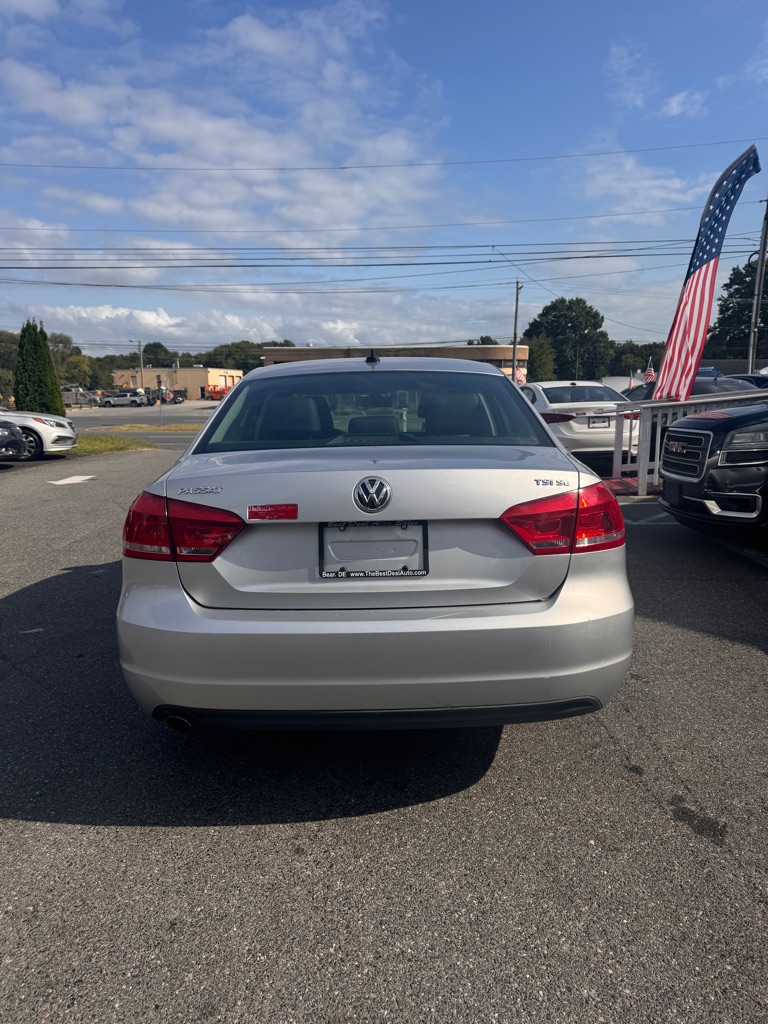 Photo 4 of this VOLKSWAGEN PASSAT