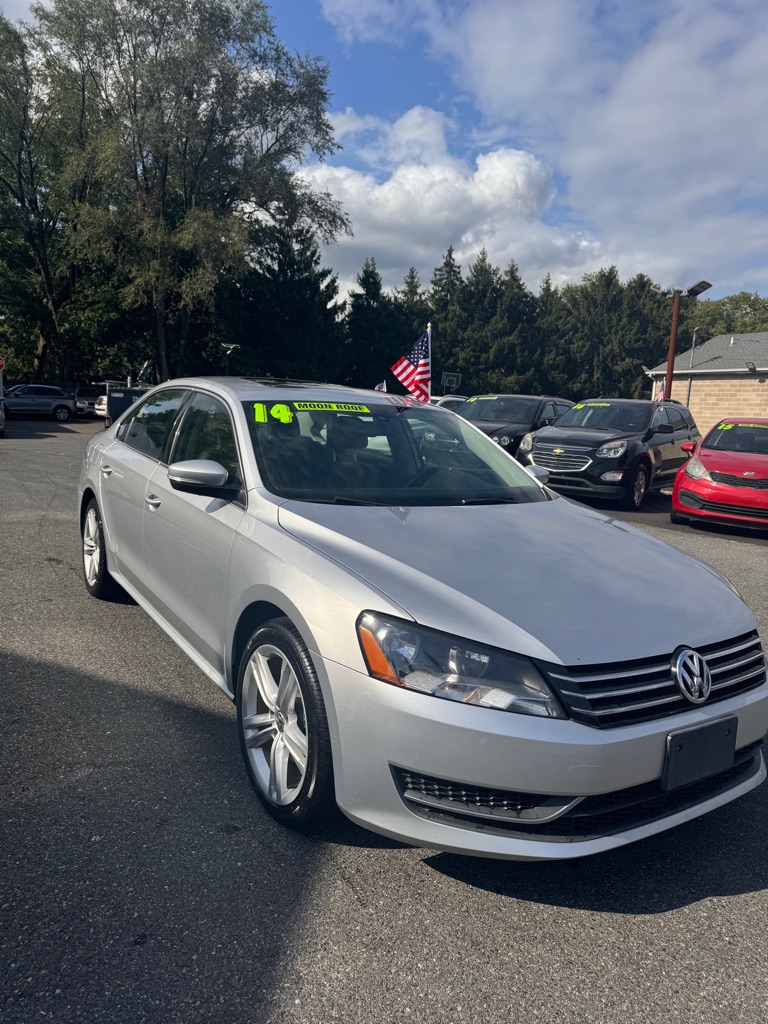 Photo 2 of this VOLKSWAGEN PASSAT