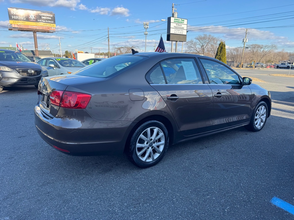 Photo 4 of this VOLKSWAGEN JETTA