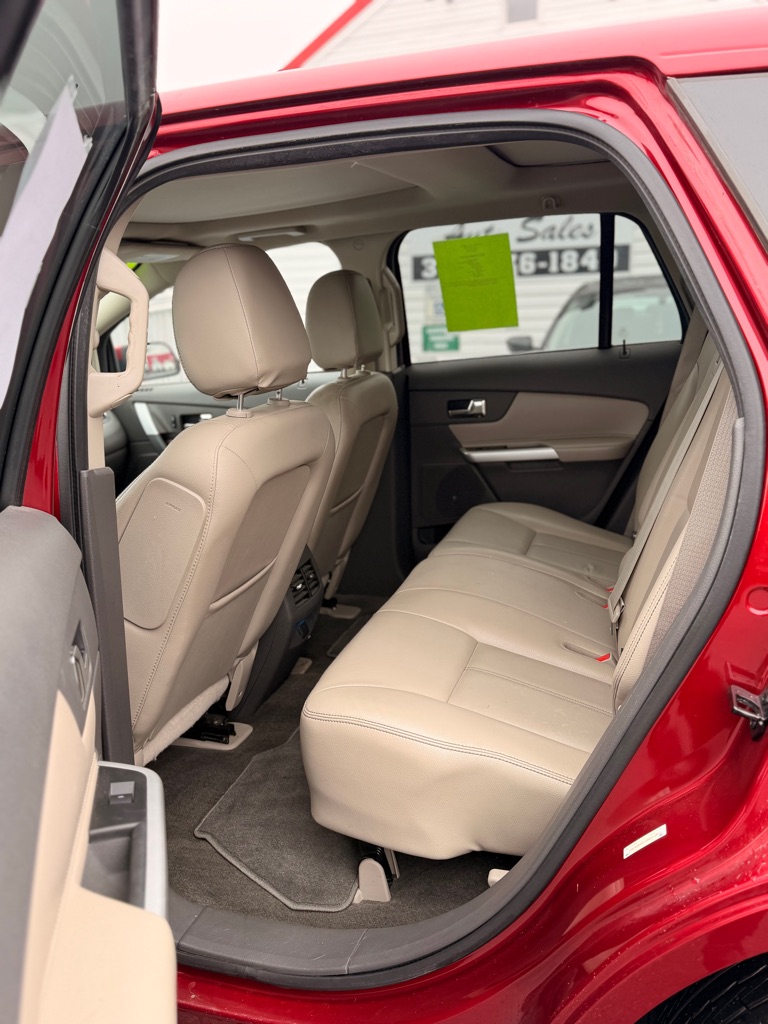 Photo 8 of this FORD EDGE