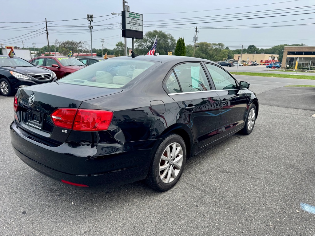 Photo 4 of this VOLKSWAGEN JETTA