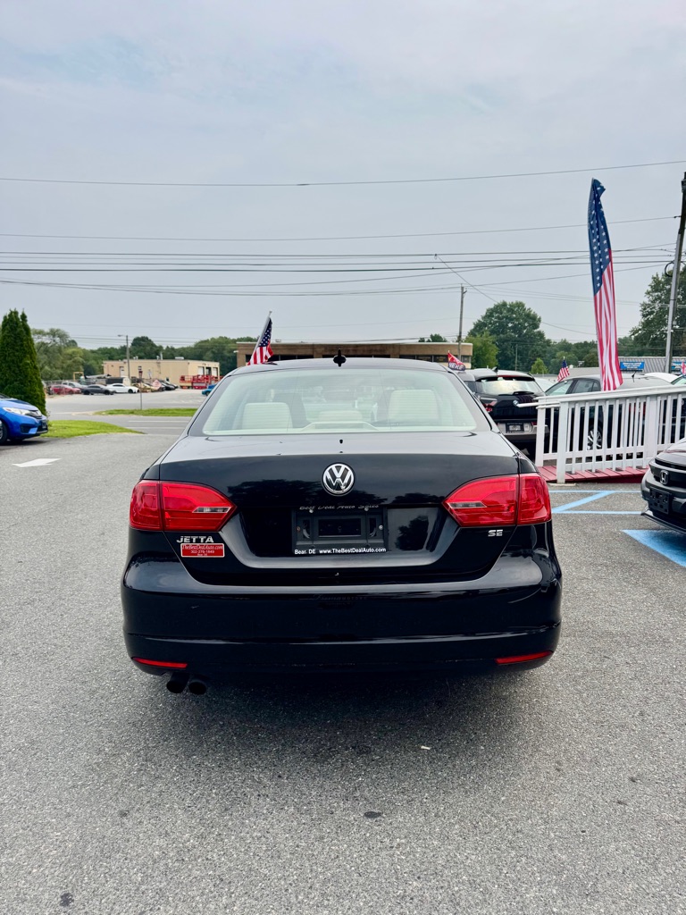 Photo 5 of this VOLKSWAGEN JETTA