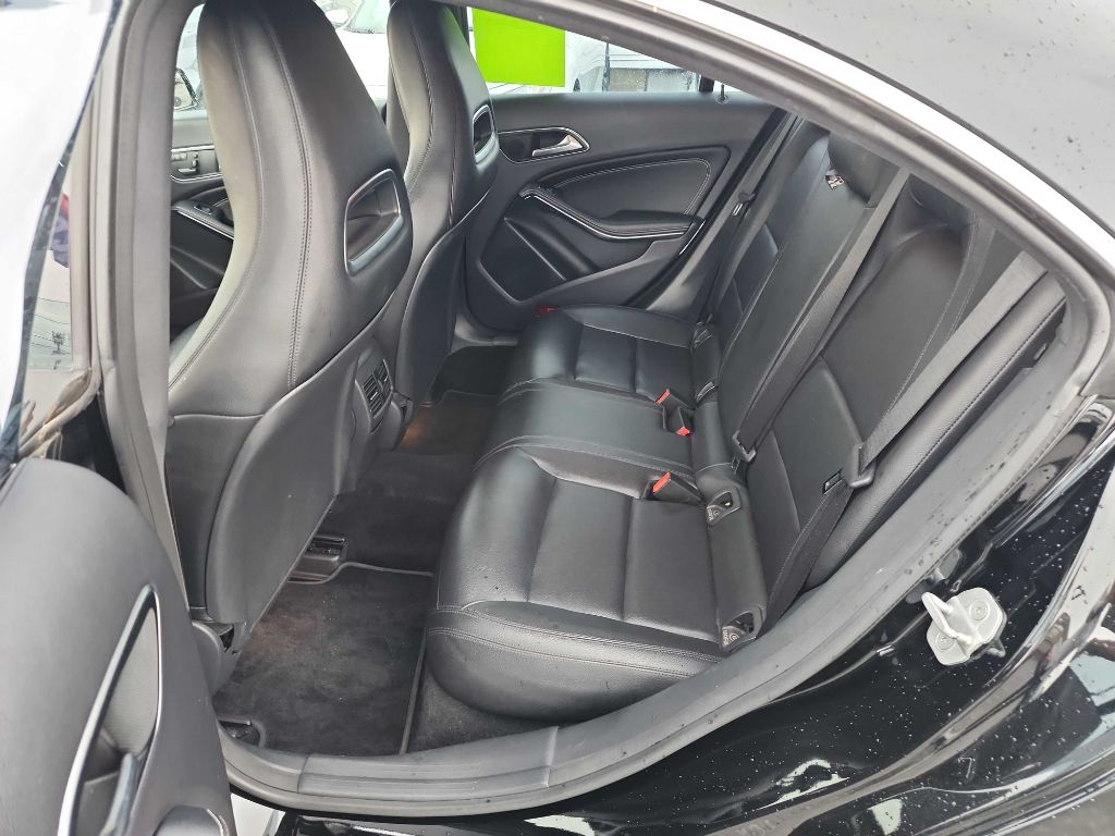 Photo 9 of this MERCEDES-BENZ CLA