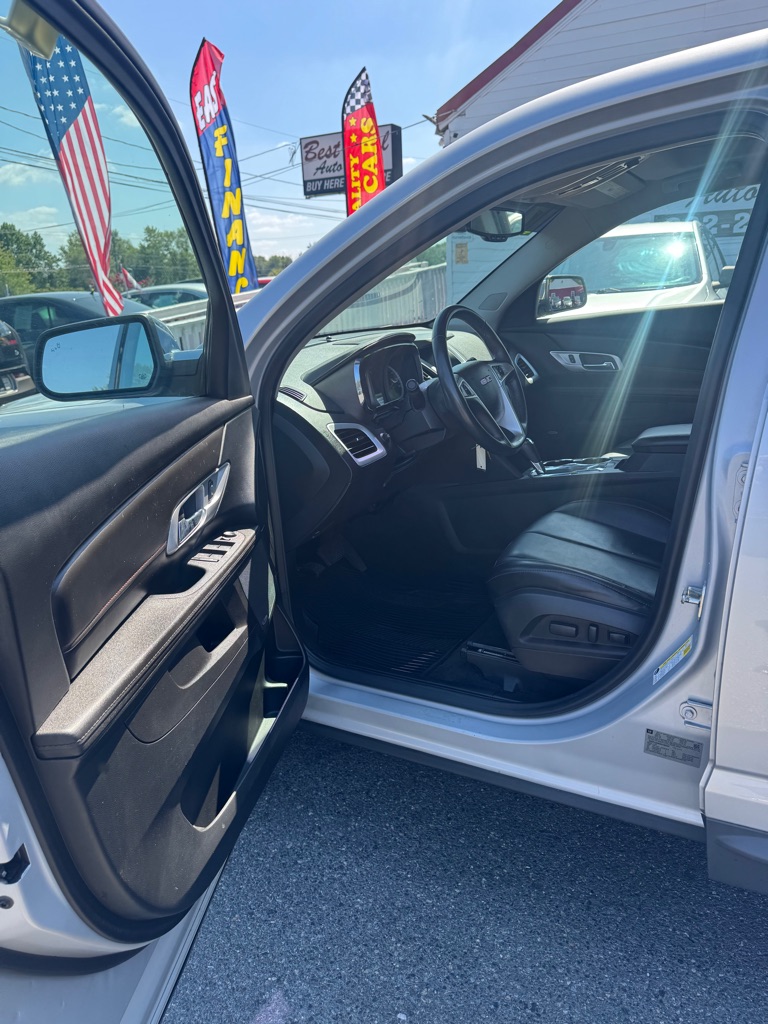 Photo 7 of this GMC TERRAIN