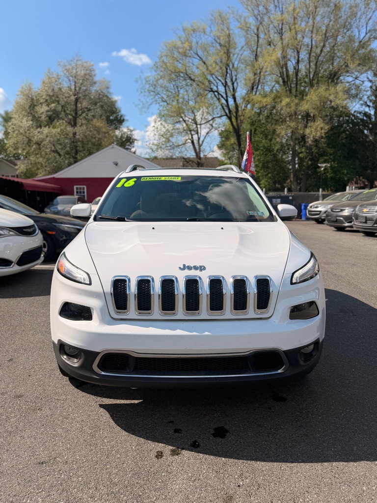Photo 2 of this JEEP CHEROKEE