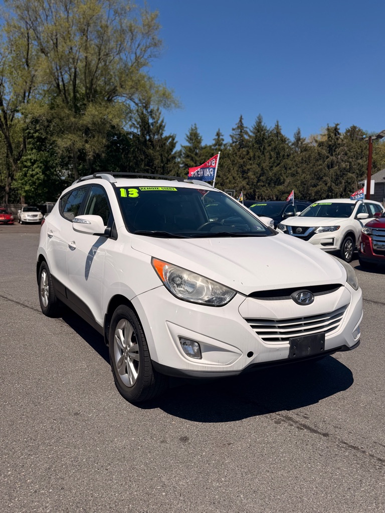 Photo 3 of this HYUNDAI TUCSON
