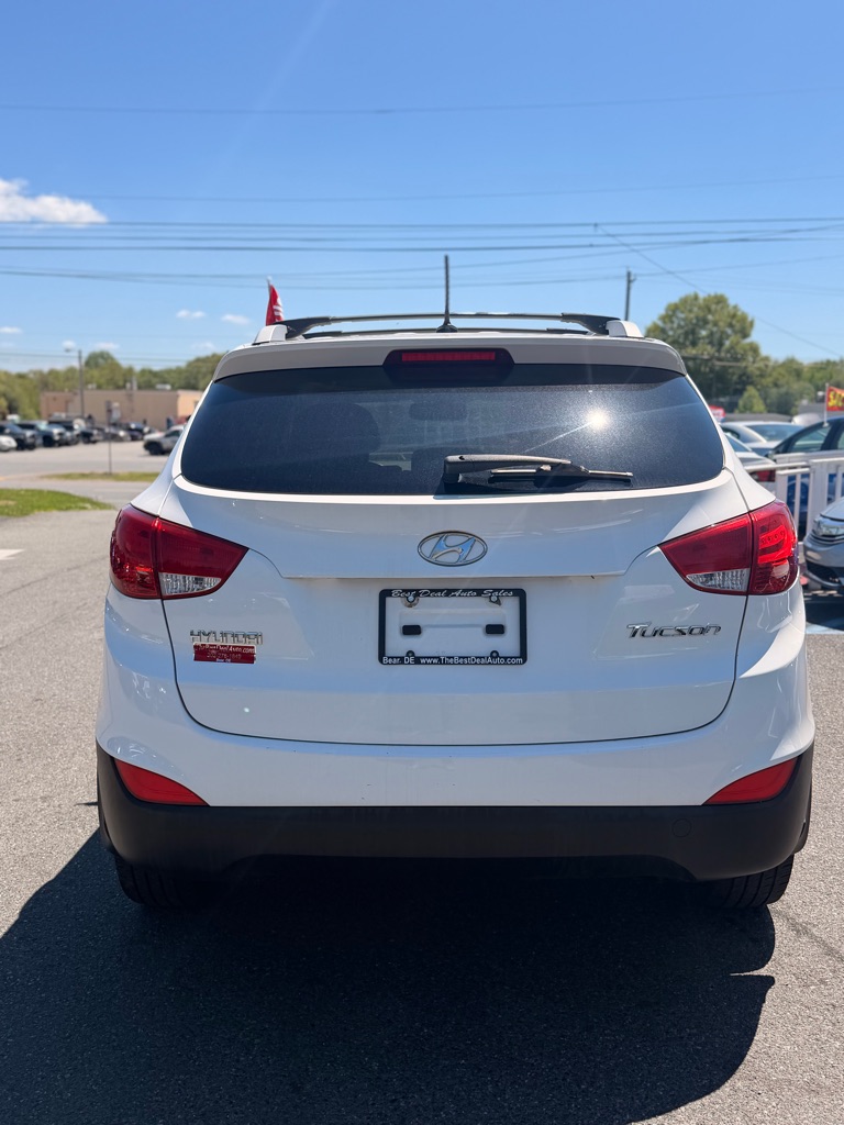 Photo 5 of this HYUNDAI TUCSON