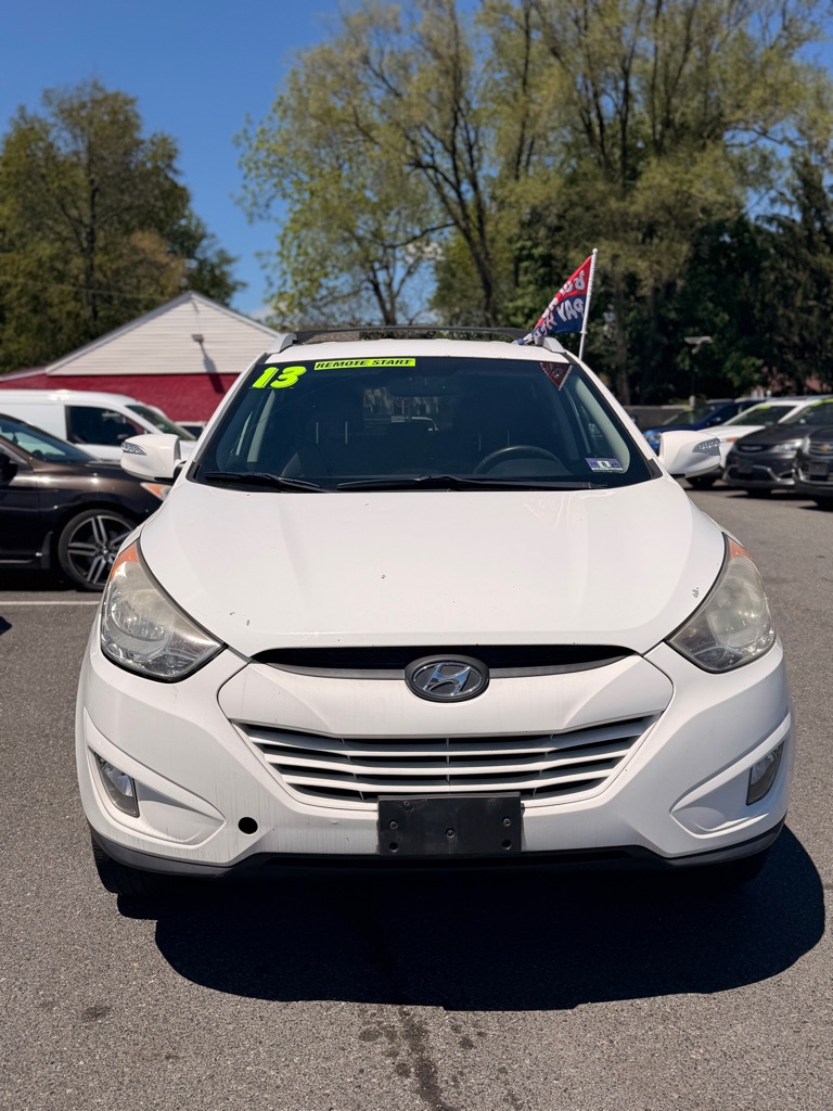 Photo 2 of this HYUNDAI TUCSON