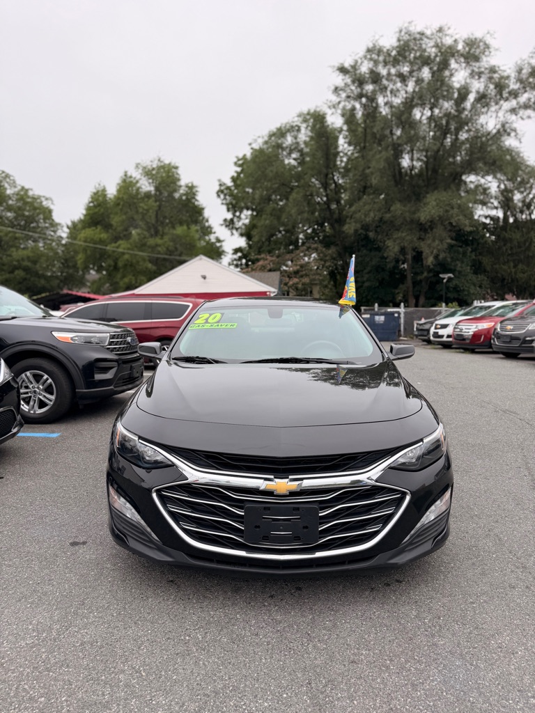 Photo 2 of this CHEVROLET MALIBU
