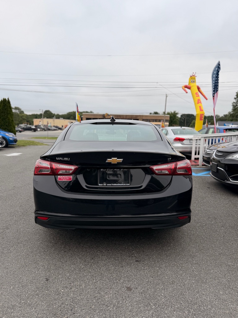 Photo 5 of this CHEVROLET MALIBU