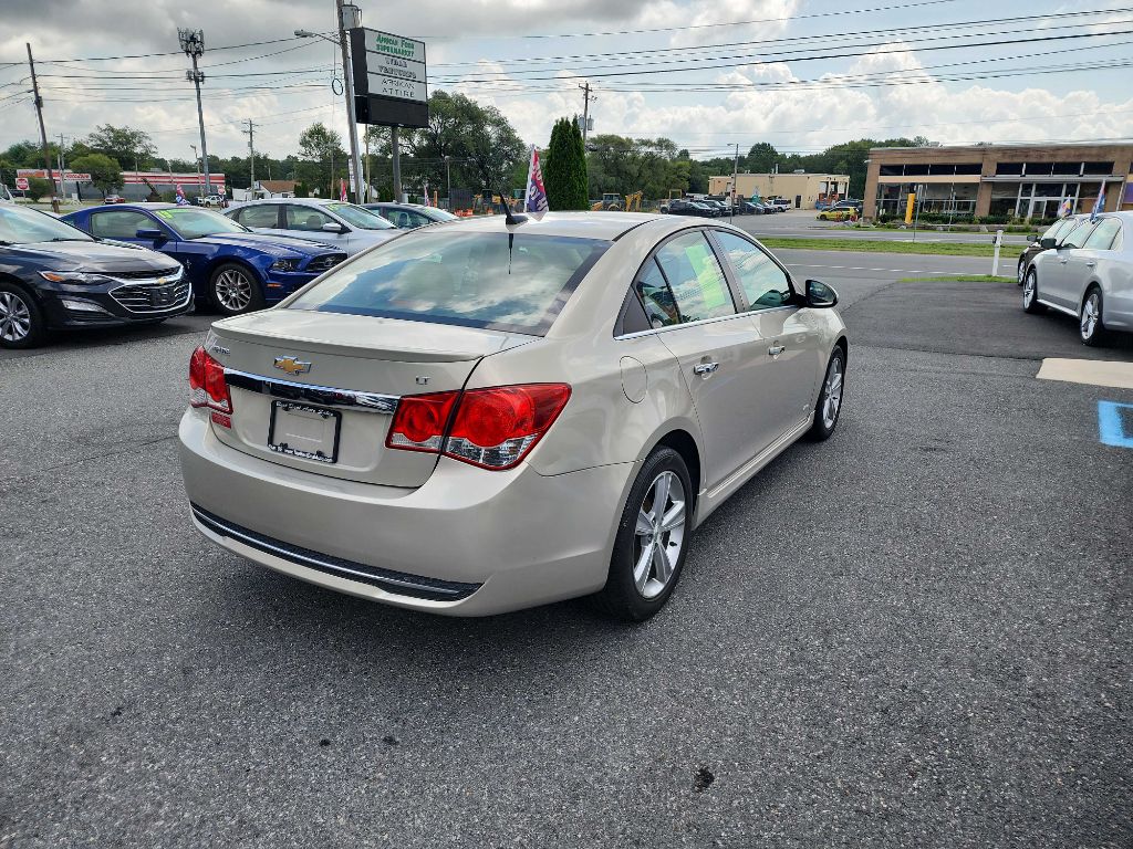 Photo 8 of this CHEVROLET CRUZE
