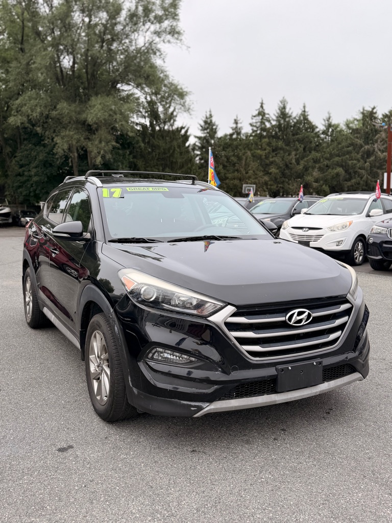 Photo 3 of this HYUNDAI TUCSON