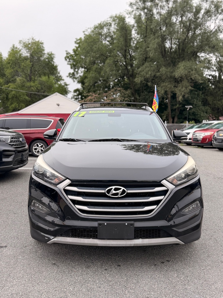 Photo 2 of this HYUNDAI TUCSON