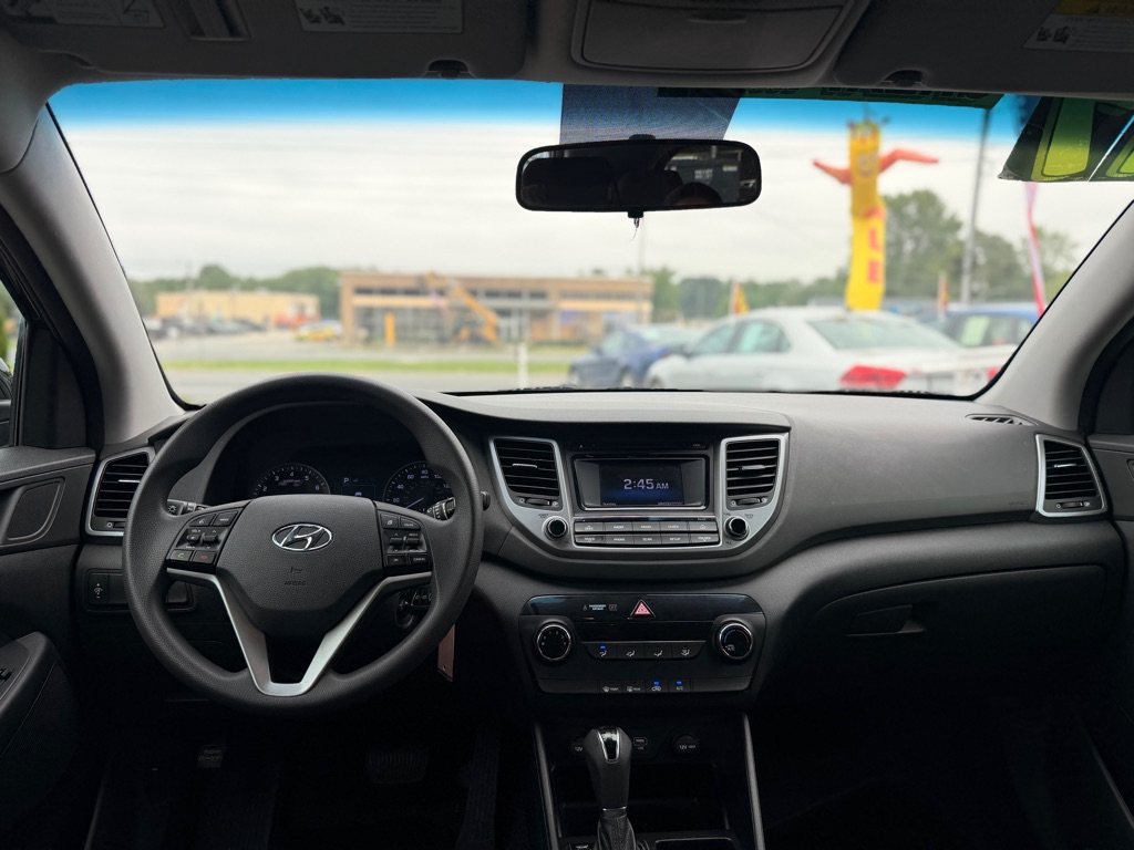 Photo 6 of this HYUNDAI TUCSON