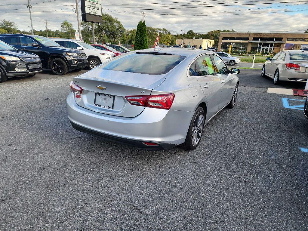 Photo 6 of this CHEVROLET MALIBU