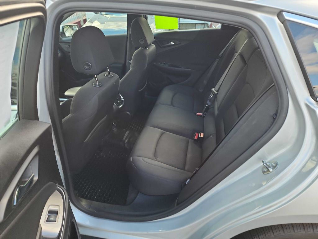 Photo 11 of this CHEVROLET MALIBU