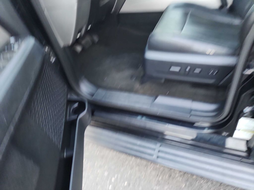 Photo 9 of this FORD EXPEDITION