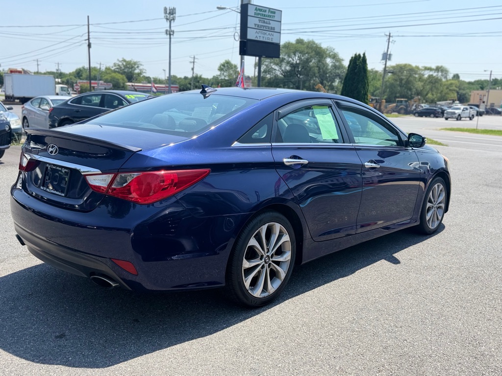 Photo 4 of this HYUNDAI SONATA