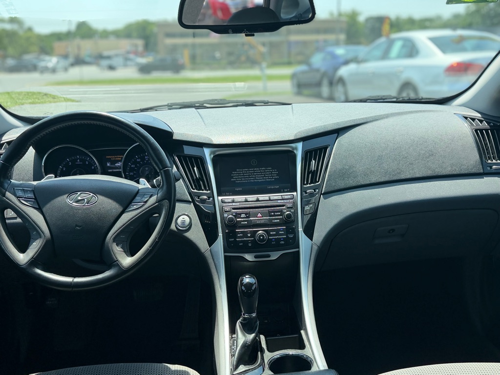 Photo 6 of this HYUNDAI SONATA