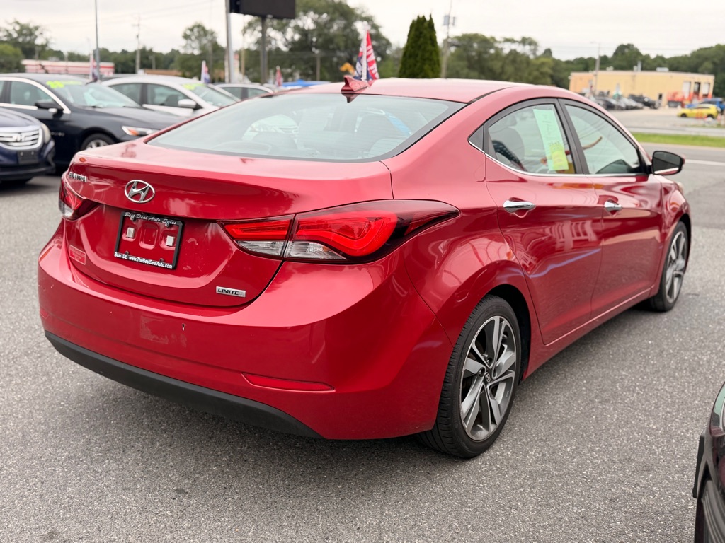 Photo 4 of this HYUNDAI ELANTRA