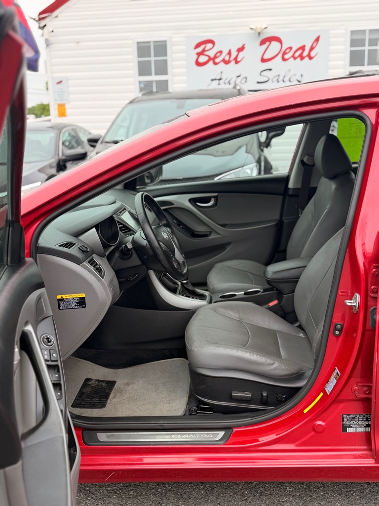 Photo 7 of this HYUNDAI ELANTRA