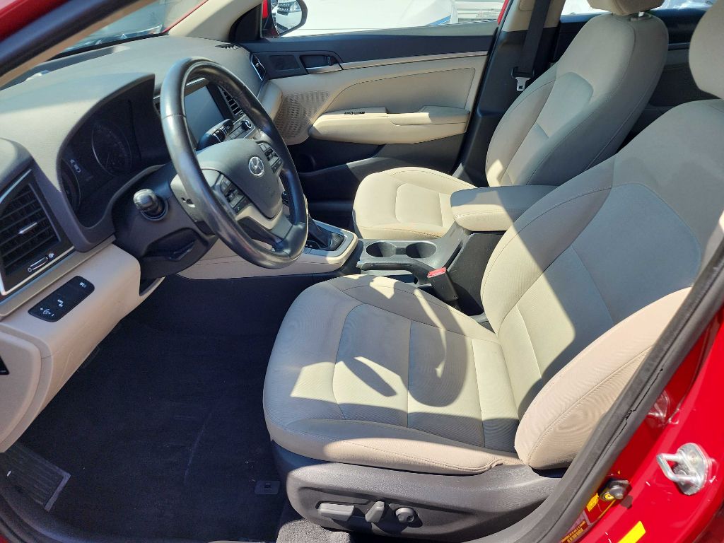 Photo 9 of this HYUNDAI ELANTRA