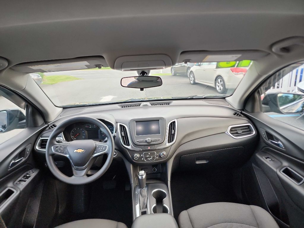 Photo 12 of this CHEVROLET EQUINOX