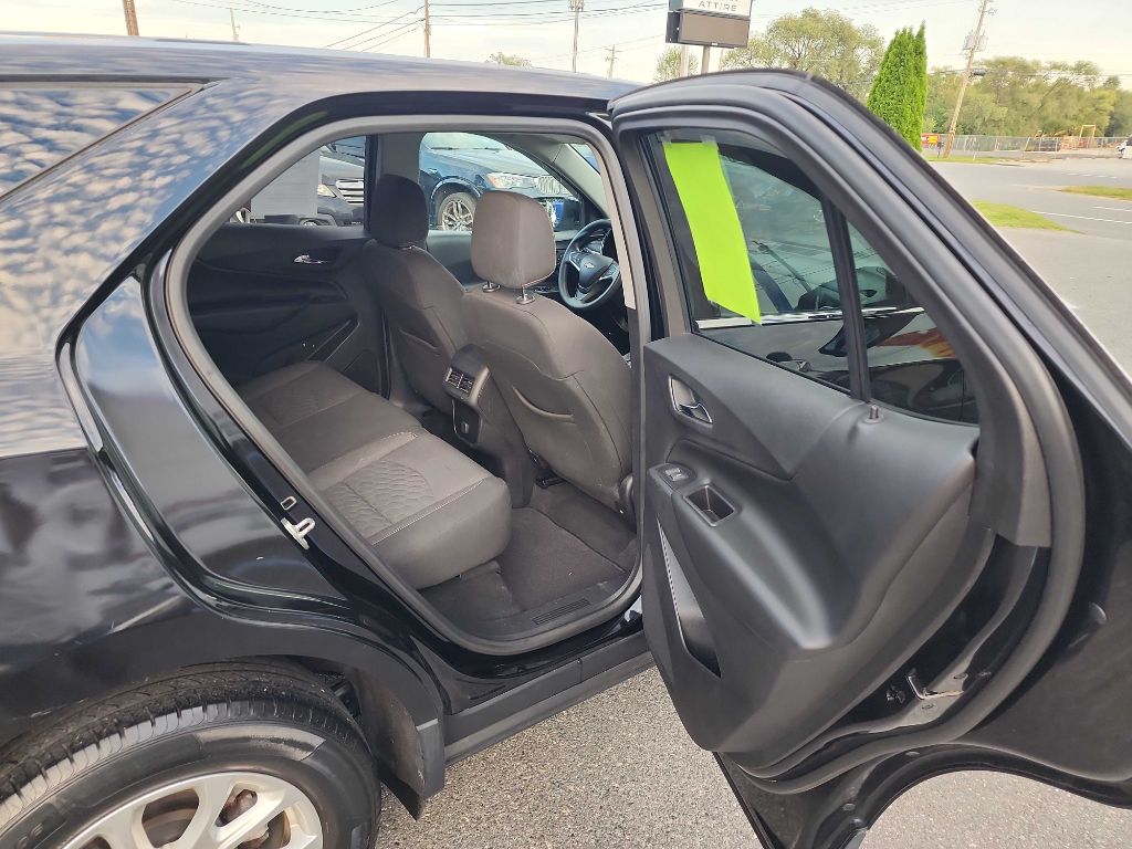 Photo 16 of this CHEVROLET EQUINOX