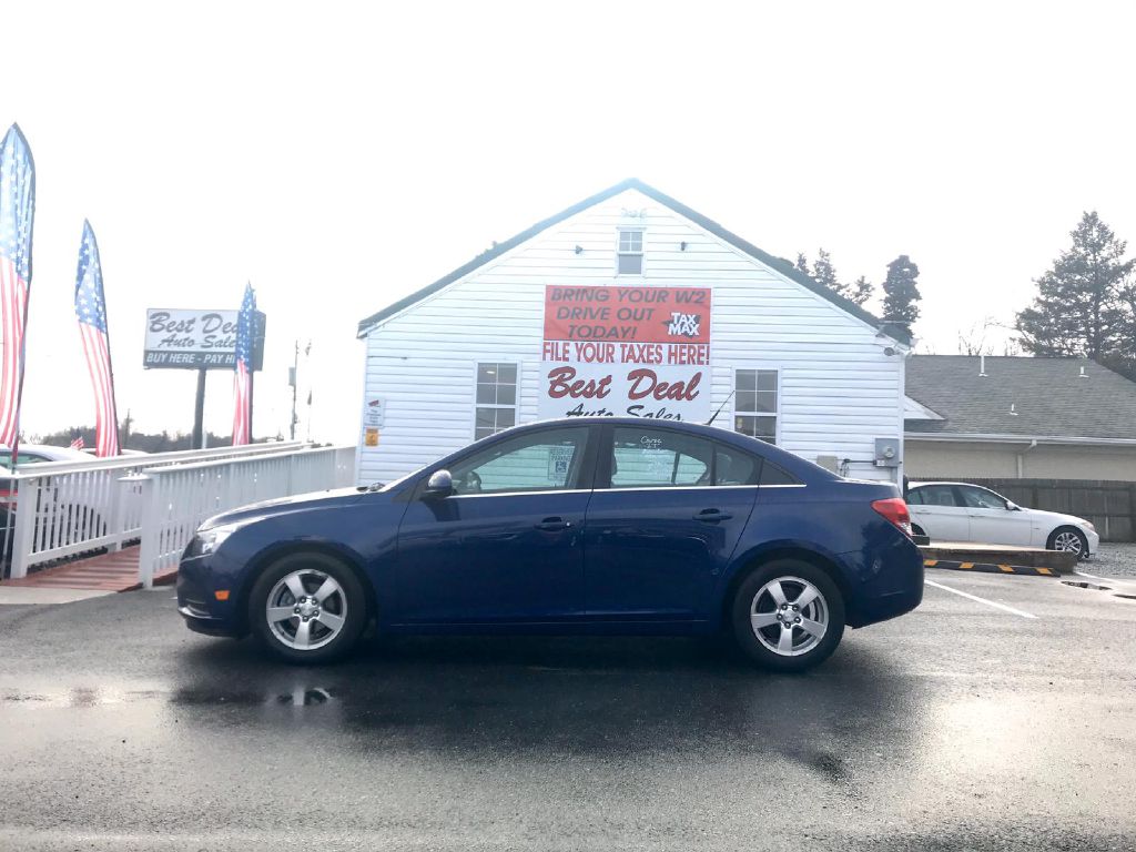 Photo 3 of this CHEVROLET CRUZE