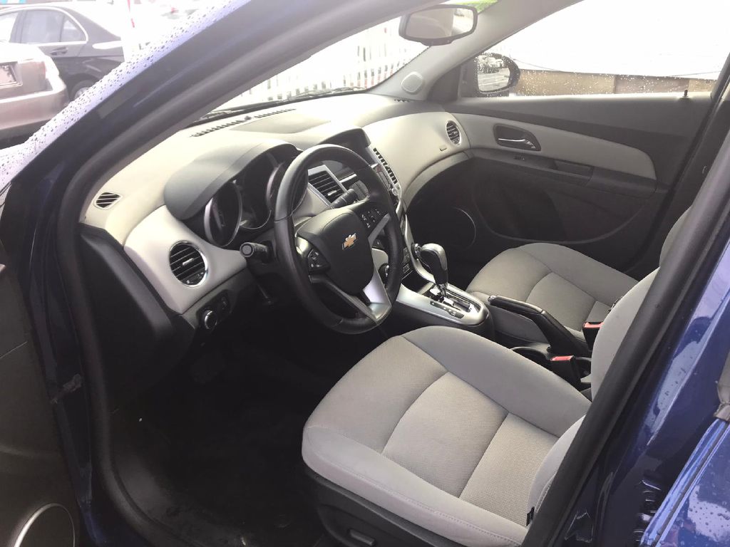 Photo 7 of this CHEVROLET CRUZE