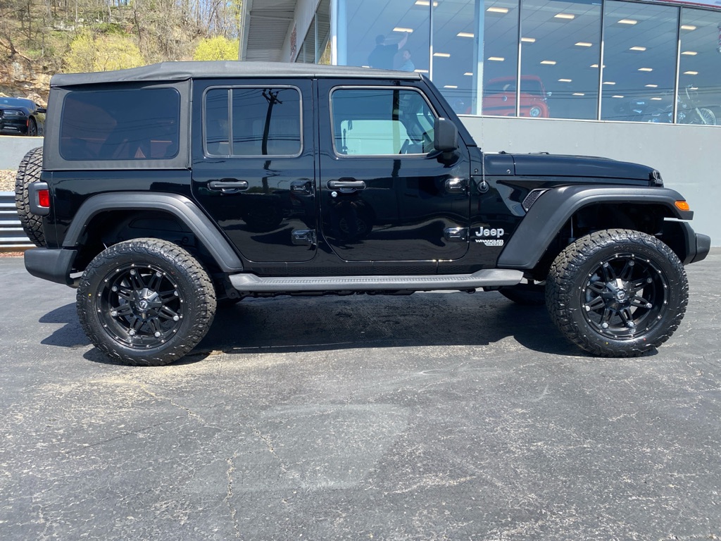 Photo 8 of this JEEP WRANGLER UNLIMI