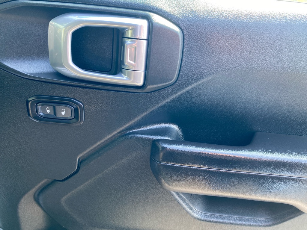 Photo 29 of this JEEP WRANGLER UNLIMI