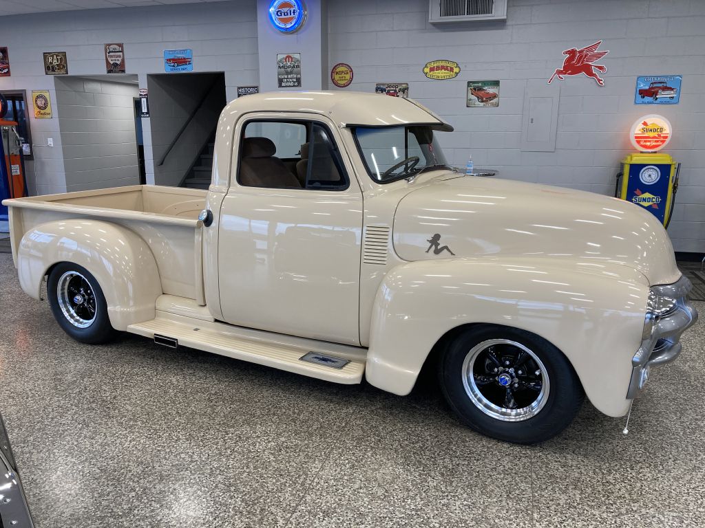 Photo 4 of this CHEVROLET TRUCK