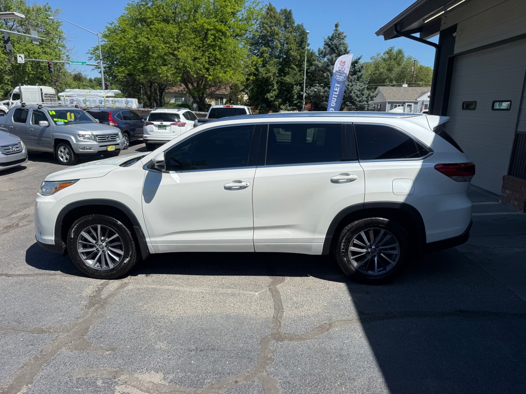 2017 Toyota Highlander XLE AWD SUV / Crossover All-Wheel Drive Automatic