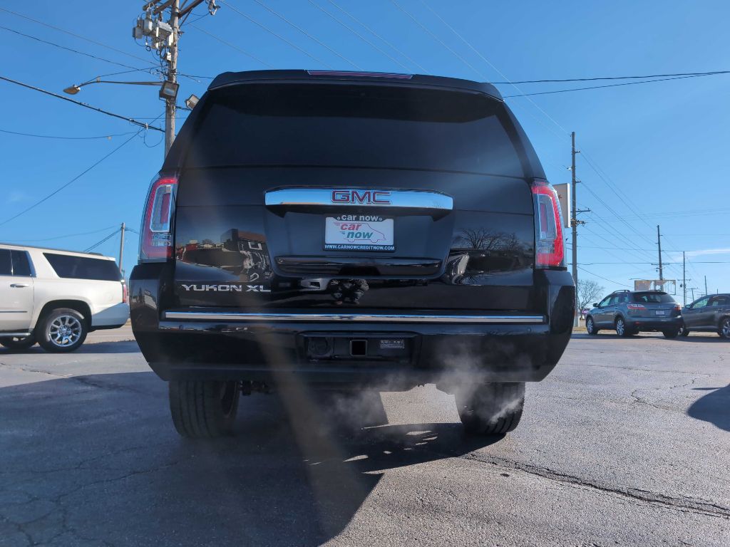 Photo 10 of this GMC YUKON XL