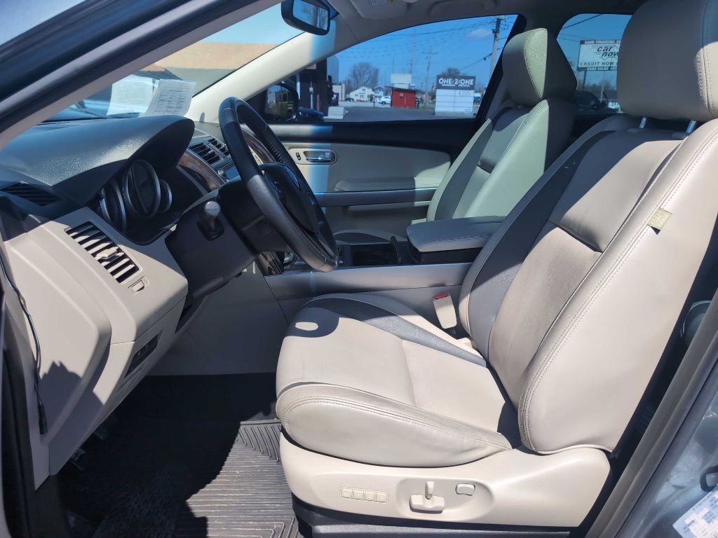 Photo 25 of this MAZDA CX-9