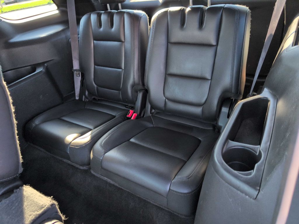 Photo 28 of this FORD EXPLORER