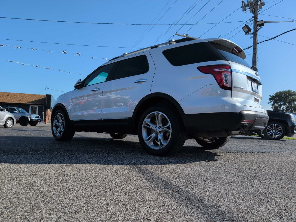 Photo 15 of this FORD EXPLORER