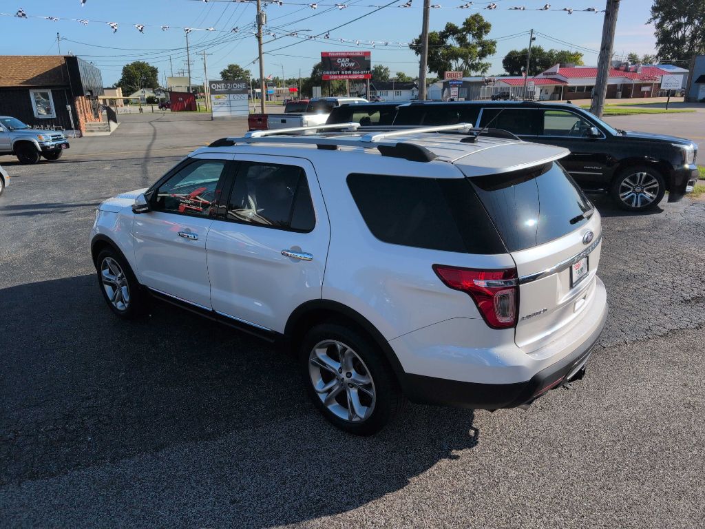Photo 13 of this FORD EXPLORER