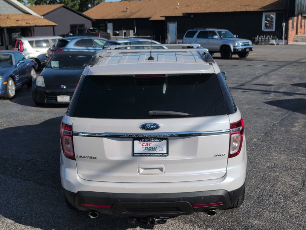 Photo 10 of this FORD EXPLORER