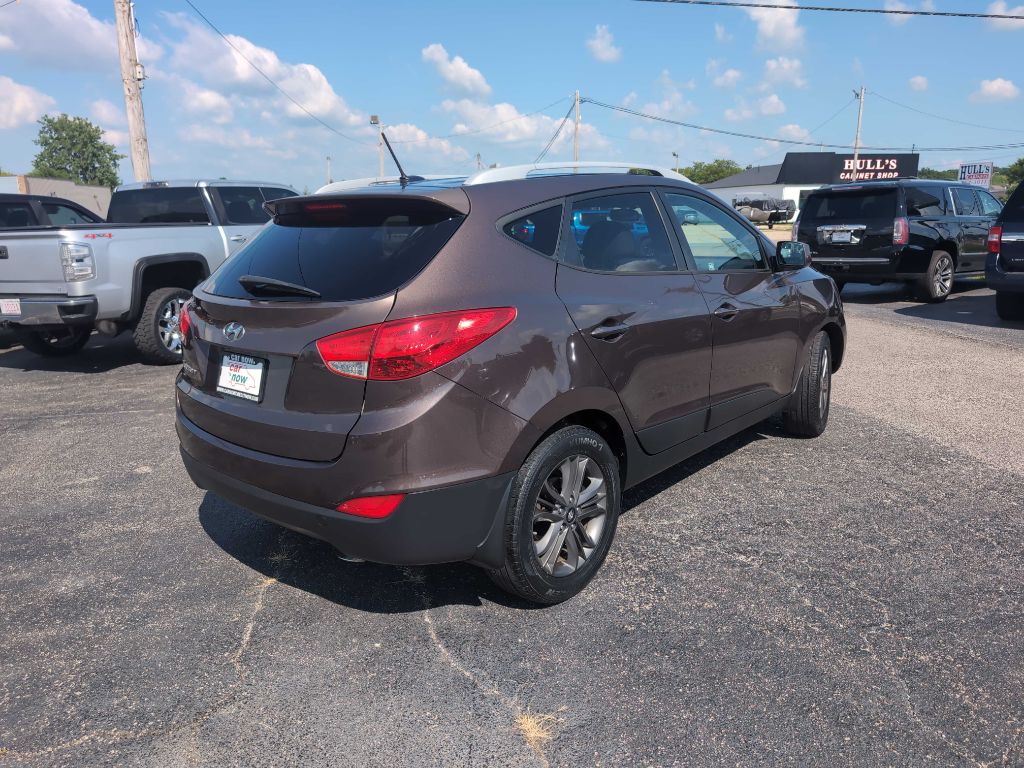 Photo 7 of this HYUNDAI TUCSON