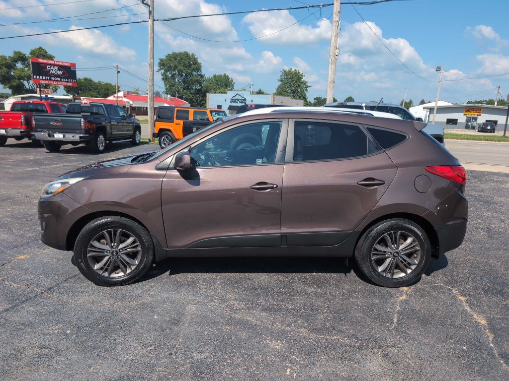 Photo 15 of this HYUNDAI TUCSON