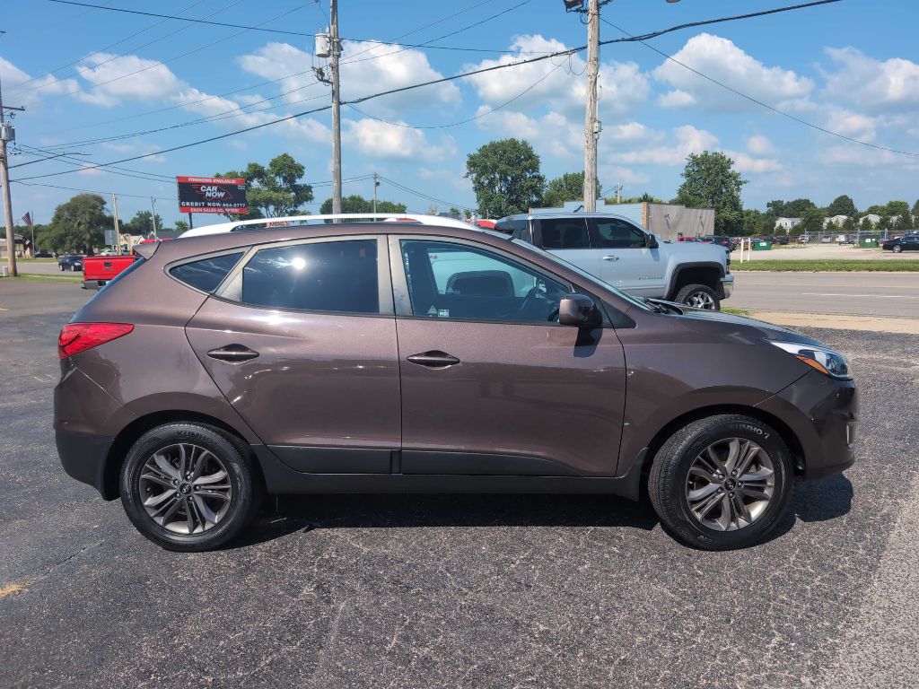 Photo 4 of this HYUNDAI TUCSON
