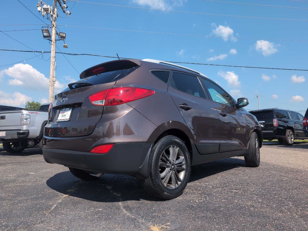 Photo 10 of this HYUNDAI TUCSON