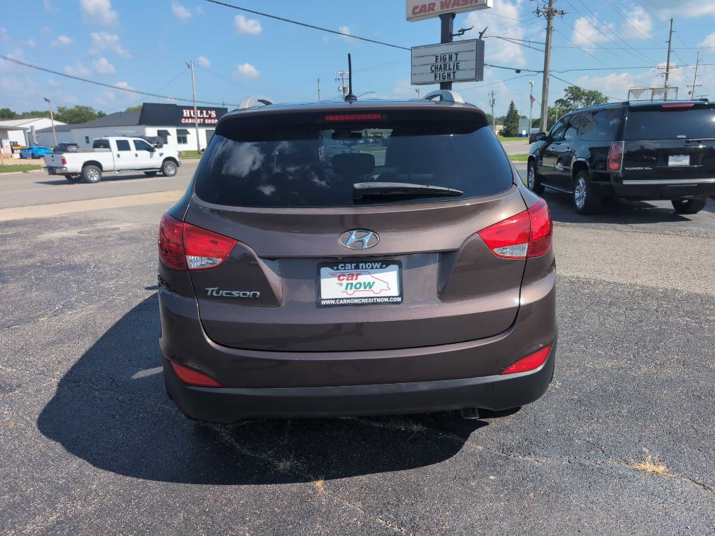 Photo 9 of this HYUNDAI TUCSON