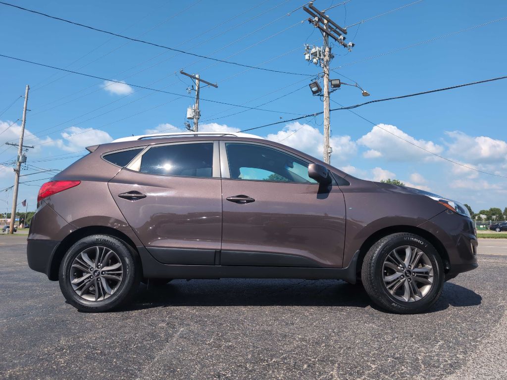 Photo 6 of this HYUNDAI TUCSON