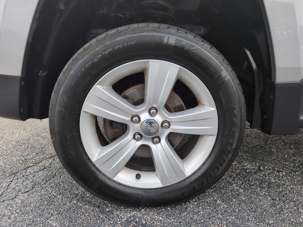 Photo 25 of this JEEP PATRIOT