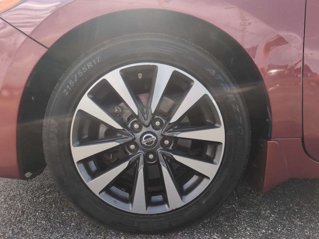 Photo 26 of this NISSAN ALTIMA