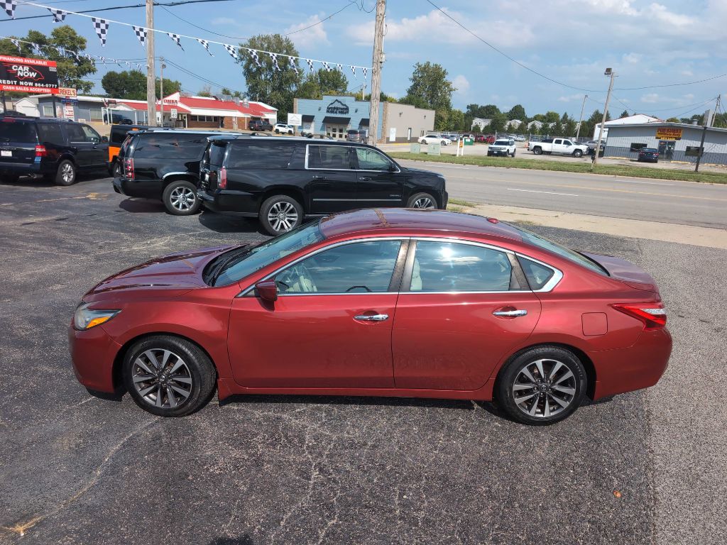 Photo 17 of this NISSAN ALTIMA
