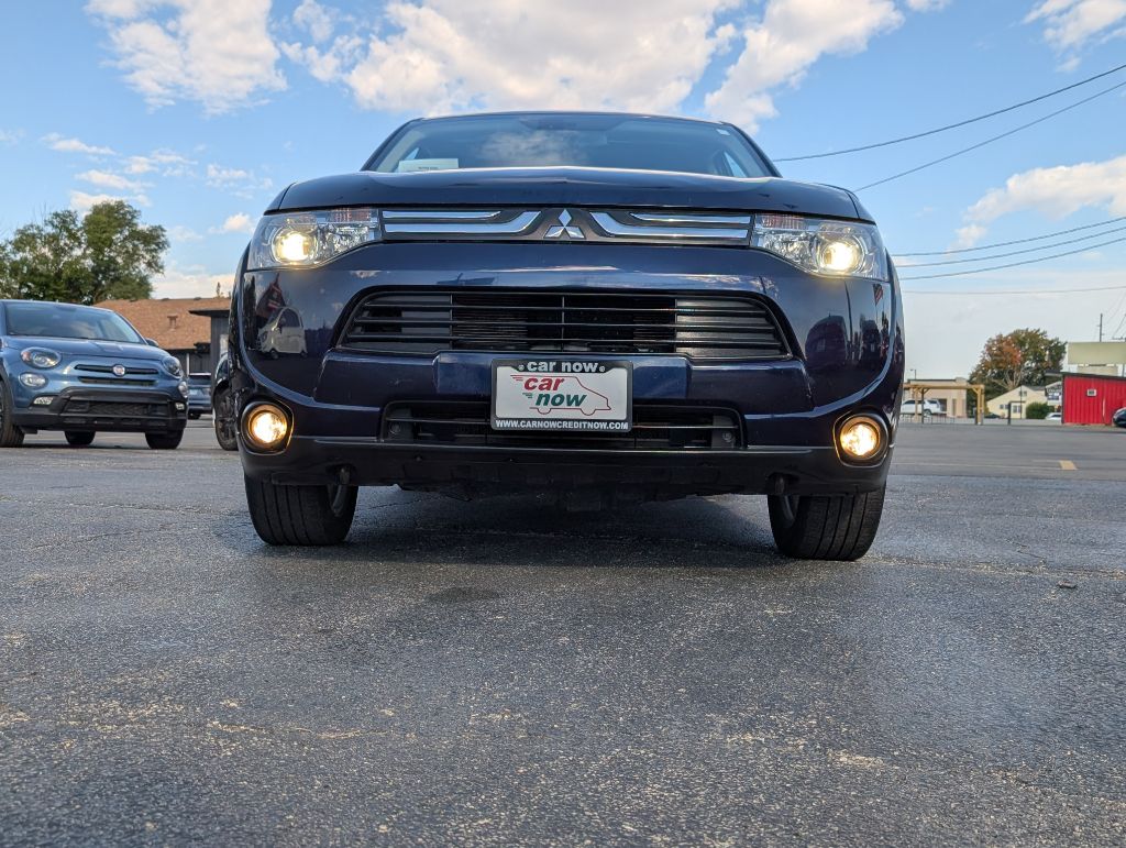 Photo 24 of this MITSUBISHI OUTLANDER